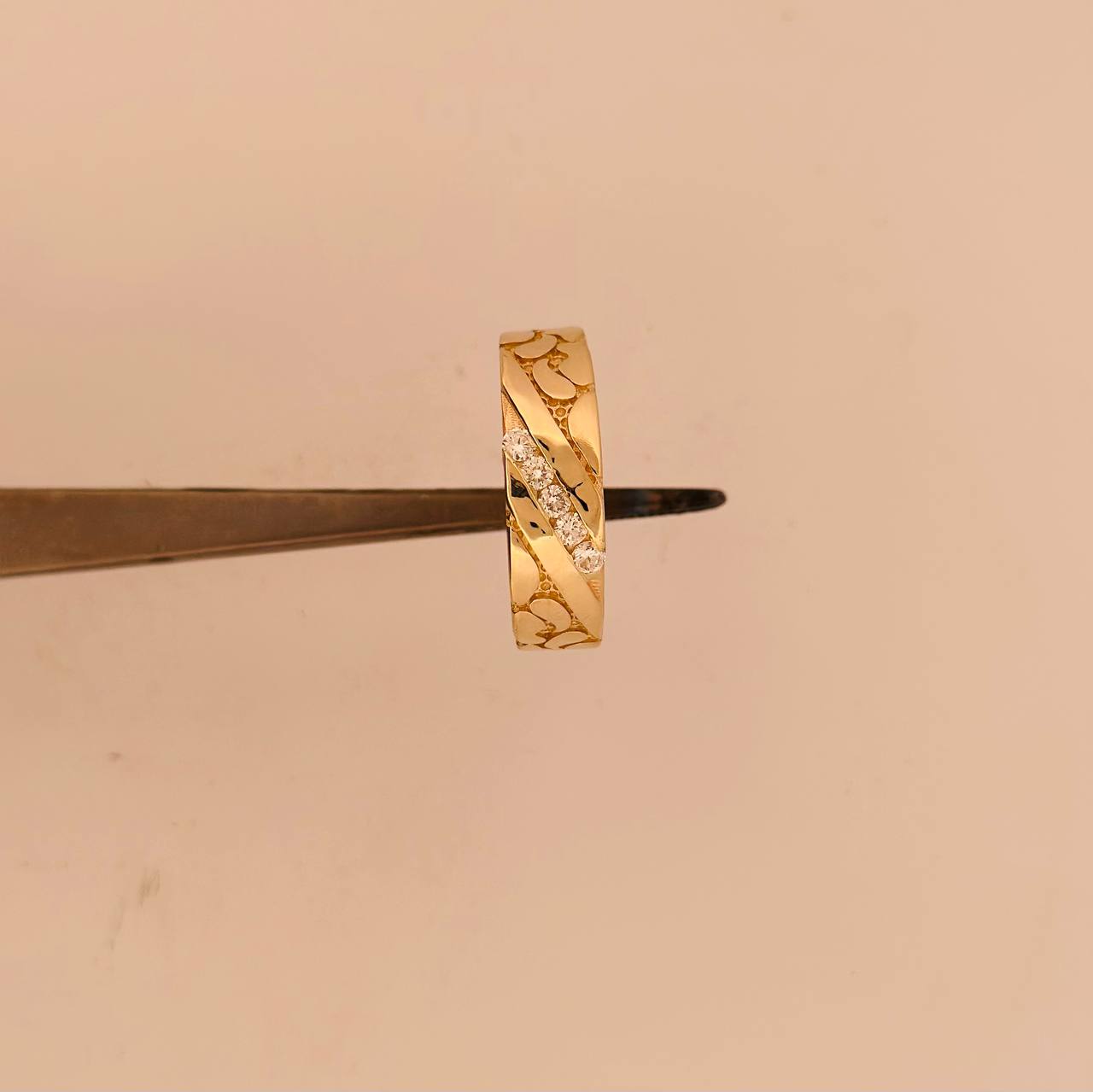 14K Nugget Design Band with VS Natural Diamonds