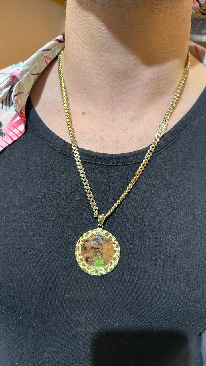 10K Gold Nugget-Style Picture Frame Pendant