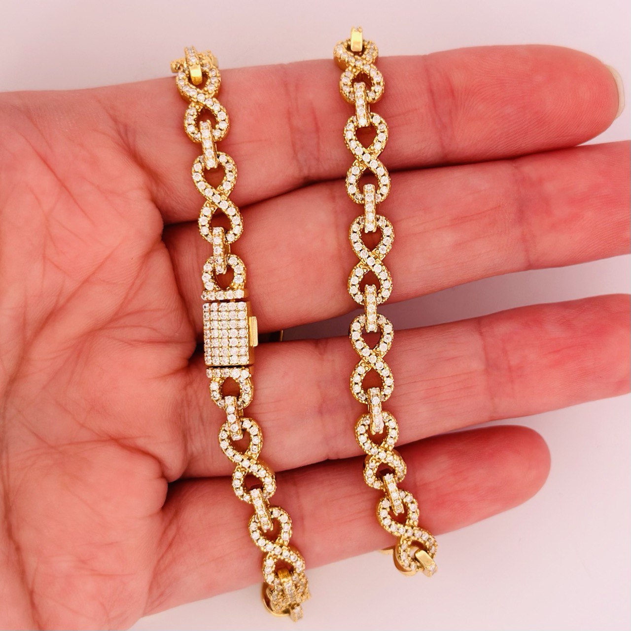 Sterling Silver Infinity Chain with VVS-D Moissanite Stones
