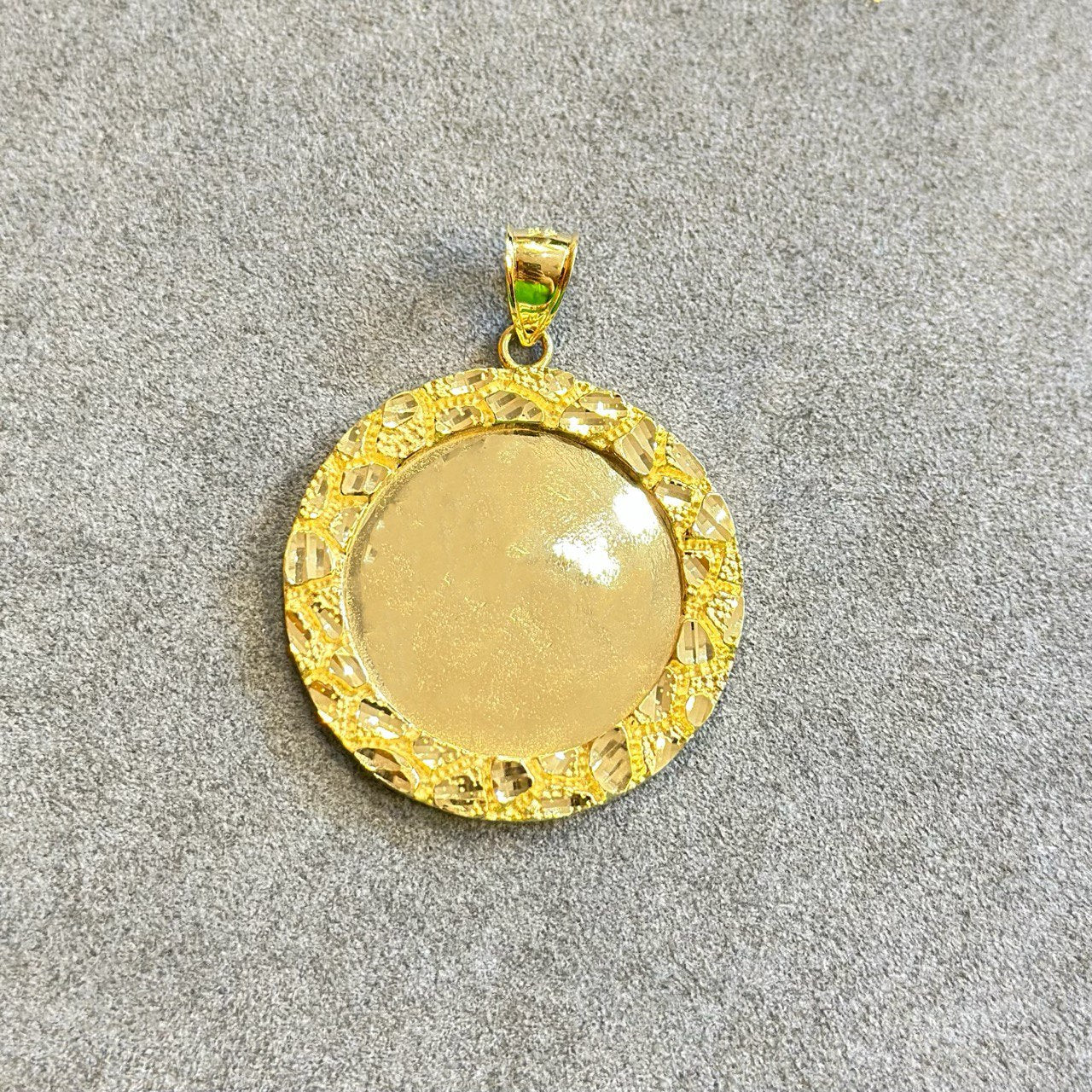 10K Gold Nugget-Style Picture Frame Pendant