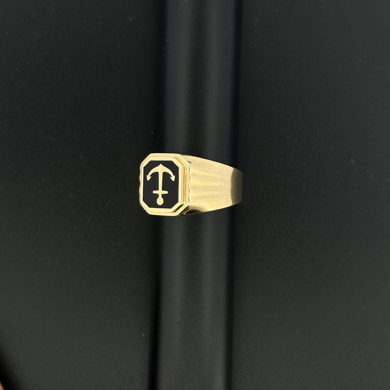 14K Gold Anchor with Onyx Ring