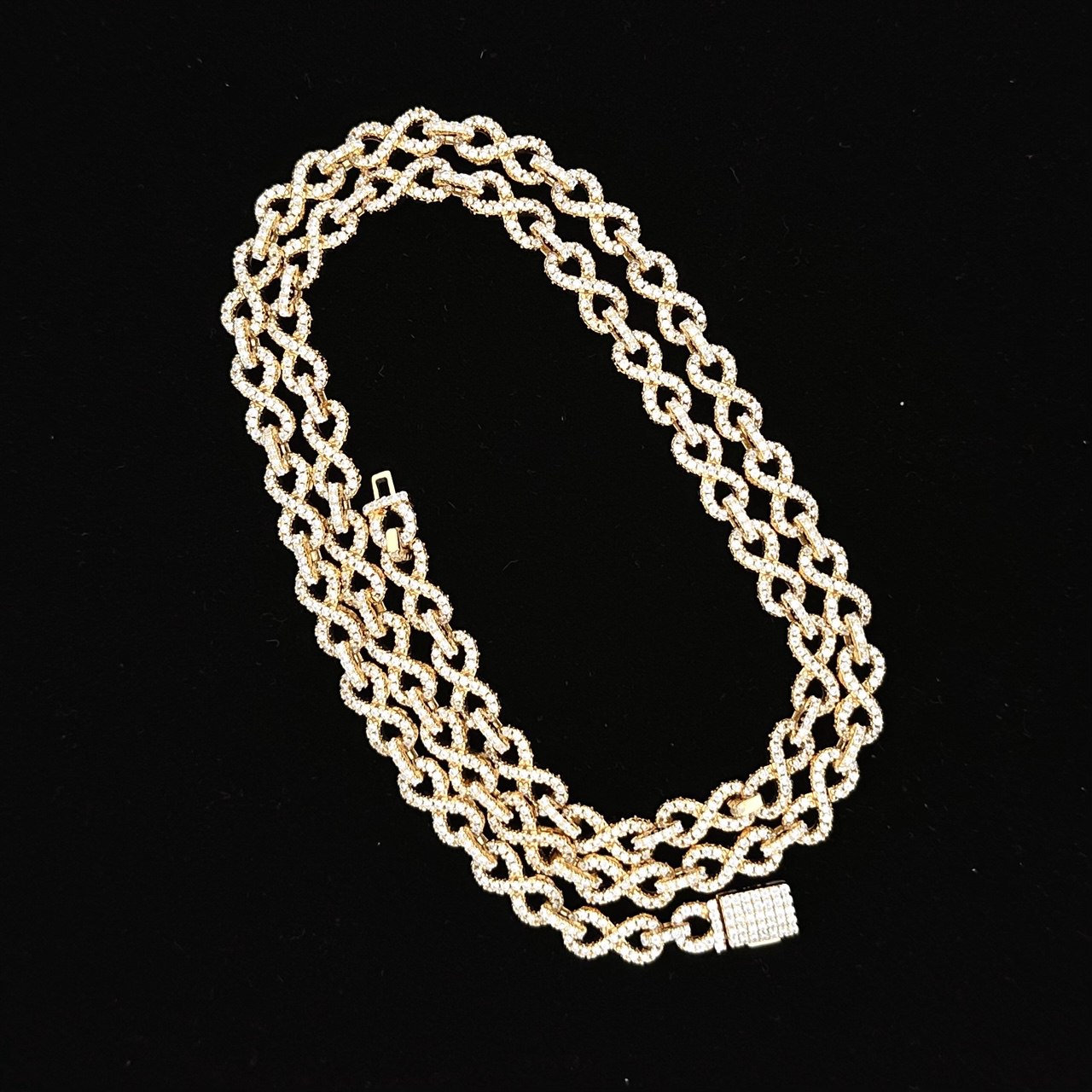 Sterling Silver Infinity Chain with VVS-D Moissanite Stones