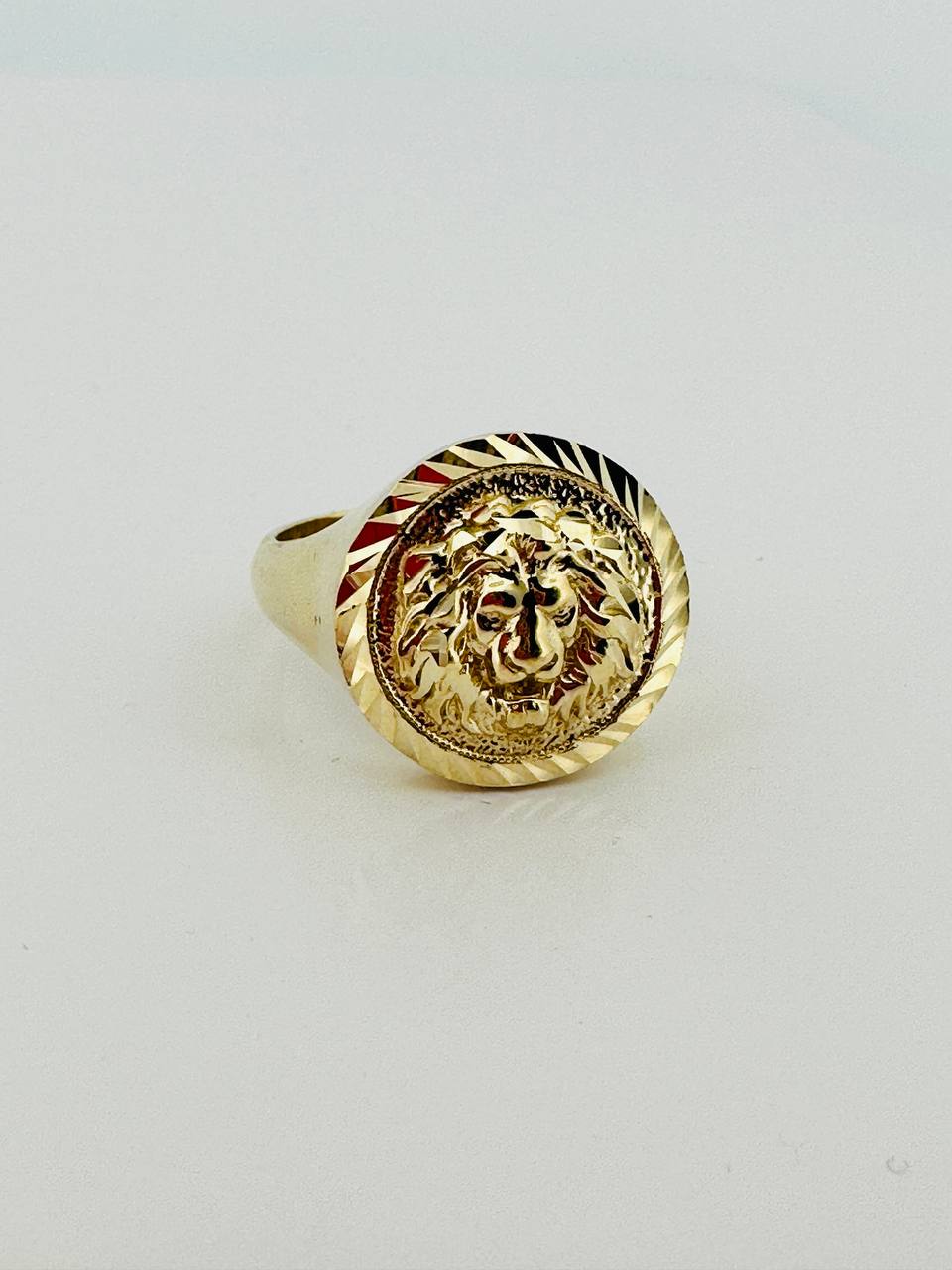 10K Solid Lion Ring