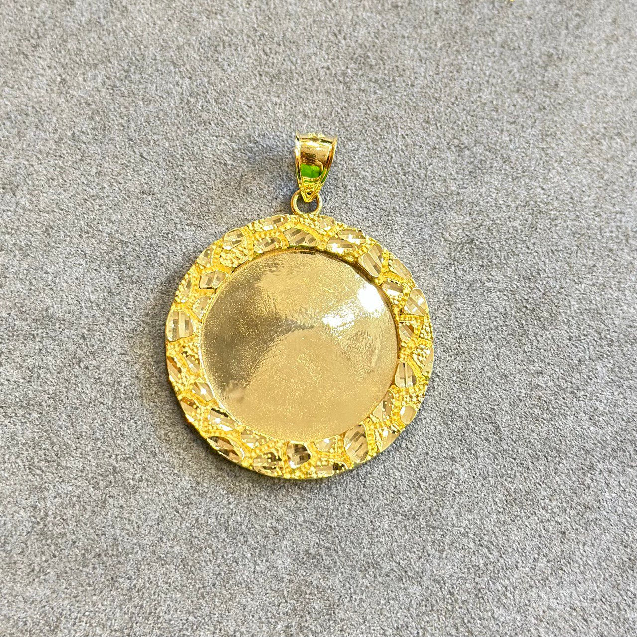 10K Gold Nugget-Style Picture Frame Pendant